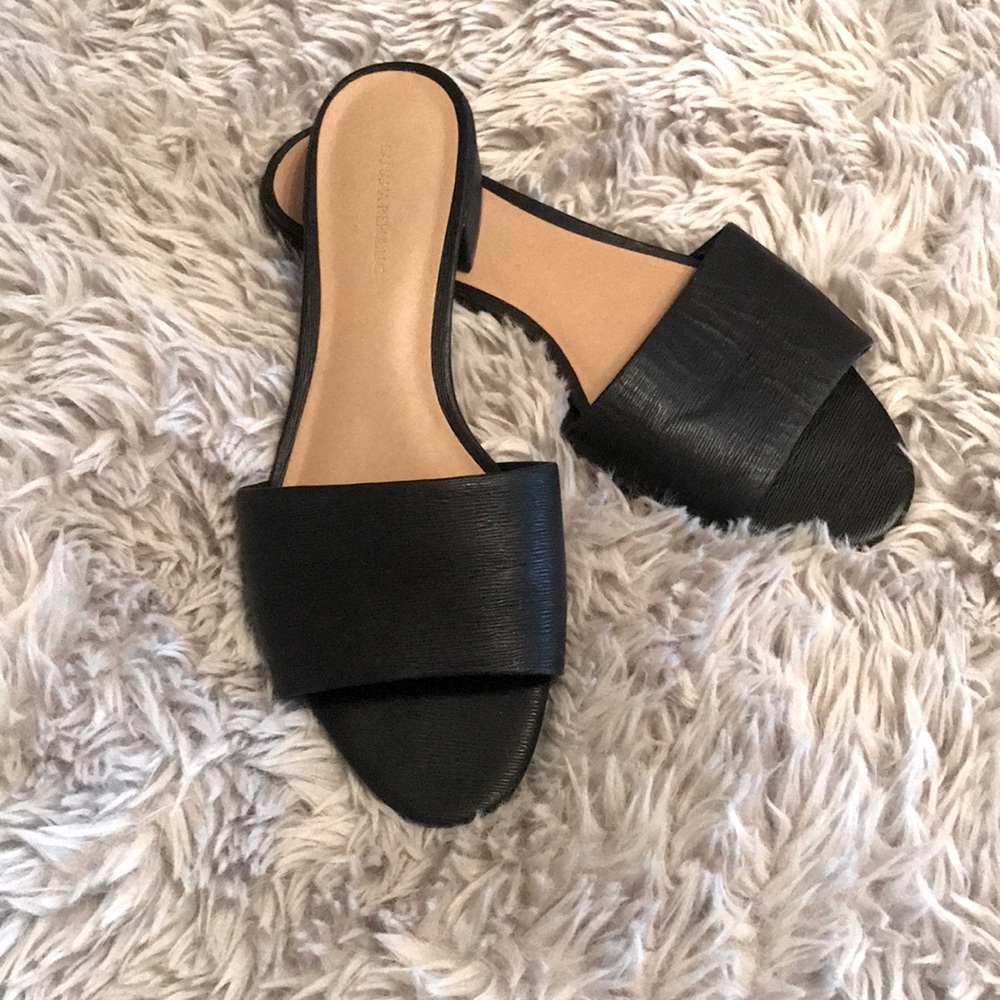 Slides 1’’ heels